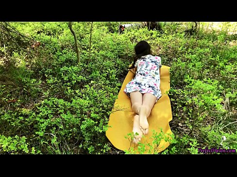 ❤️ Stranger on Tinder Masturbates My Pussy and Fucks Passionately in the woods (En främling på Tinder onanerar min fitta och knullar passionerat i skogen) ❌ Porno at sv.pornosexphoto.ru ﹏