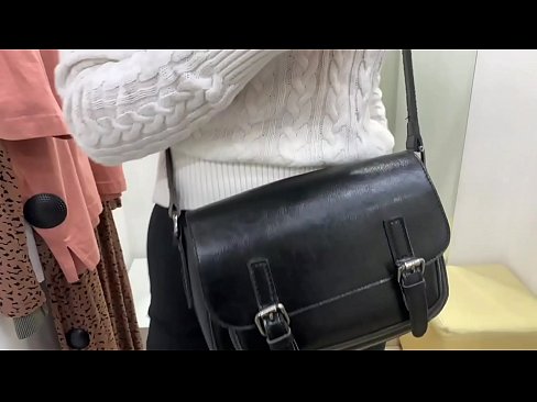 ❤️ Offentlig onani av den unga slynan FeralBerry med en dildo i provrummet ❌ Porno at sv.pornosexphoto.ru ﹏